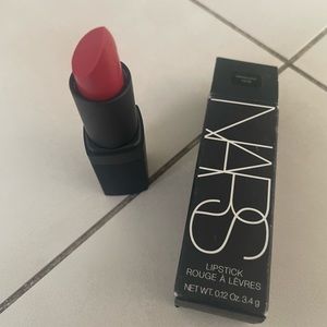 NARS lipstick shade manhunt